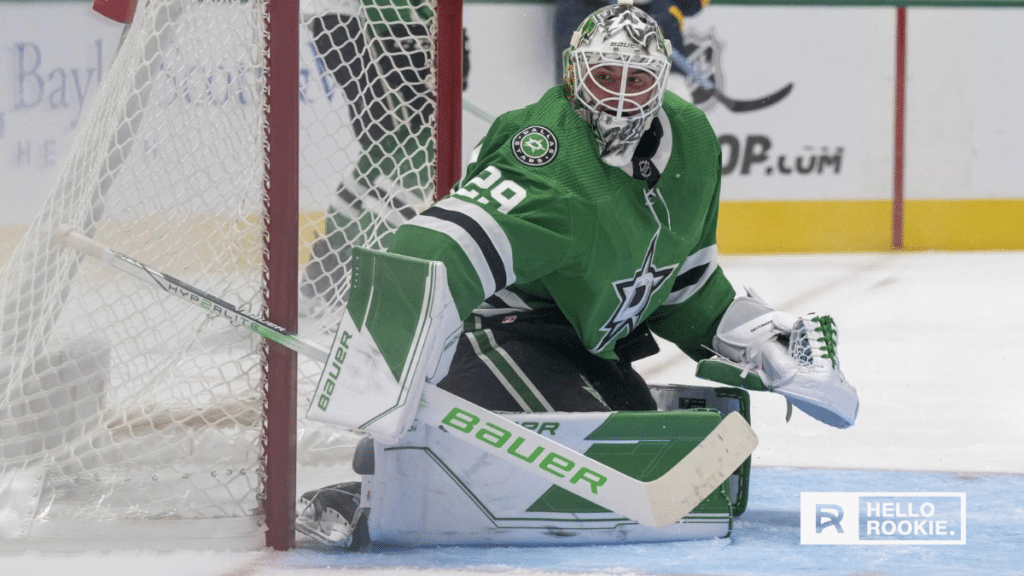 Jake Oettinger defends the net as the Dallas Stars take on the Tampa Bay Lightning.