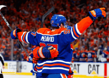 Connor McDavid of the Edmonton Oilers leads his team into Game 4 against the Dallas Stars with a 2-1 series lead on the line