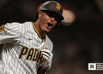 Manny Machado of the Padres stays hot at the plate as San Diego takes on Seattle at T-Mobile Park.