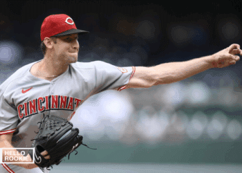 Nick Lodolo of the Cincinnati Reds looks to shut down the Cubs at Wrigley Field on Monday night