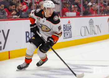 Leo Carlsson leads the red-hot Anaheim Ducks into Pittsburgh for a shot at a season sweep over the Penguins.