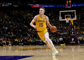 Austin Reaves driving for the Los Angeles Lakers