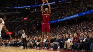 Evan Mobley rising up for a jump shot for the Cleveland Cavaliers