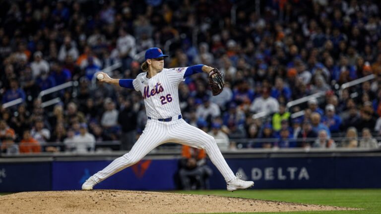 Nolan McLean pitching for the New York Mets