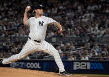 Ryan Weathers pitching for the New York Yankees