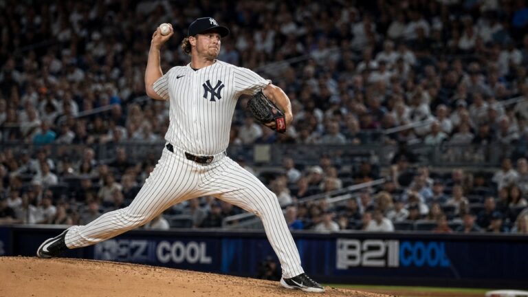 Ryan Weathers pitching for the New York Yankees