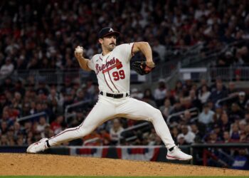 Spencer Strider pitching for the Atlanta Braves