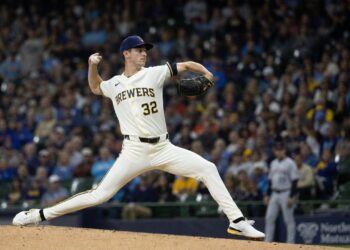 Jacob Misiorowski in pitching delivery for the Milwaukee Brewers