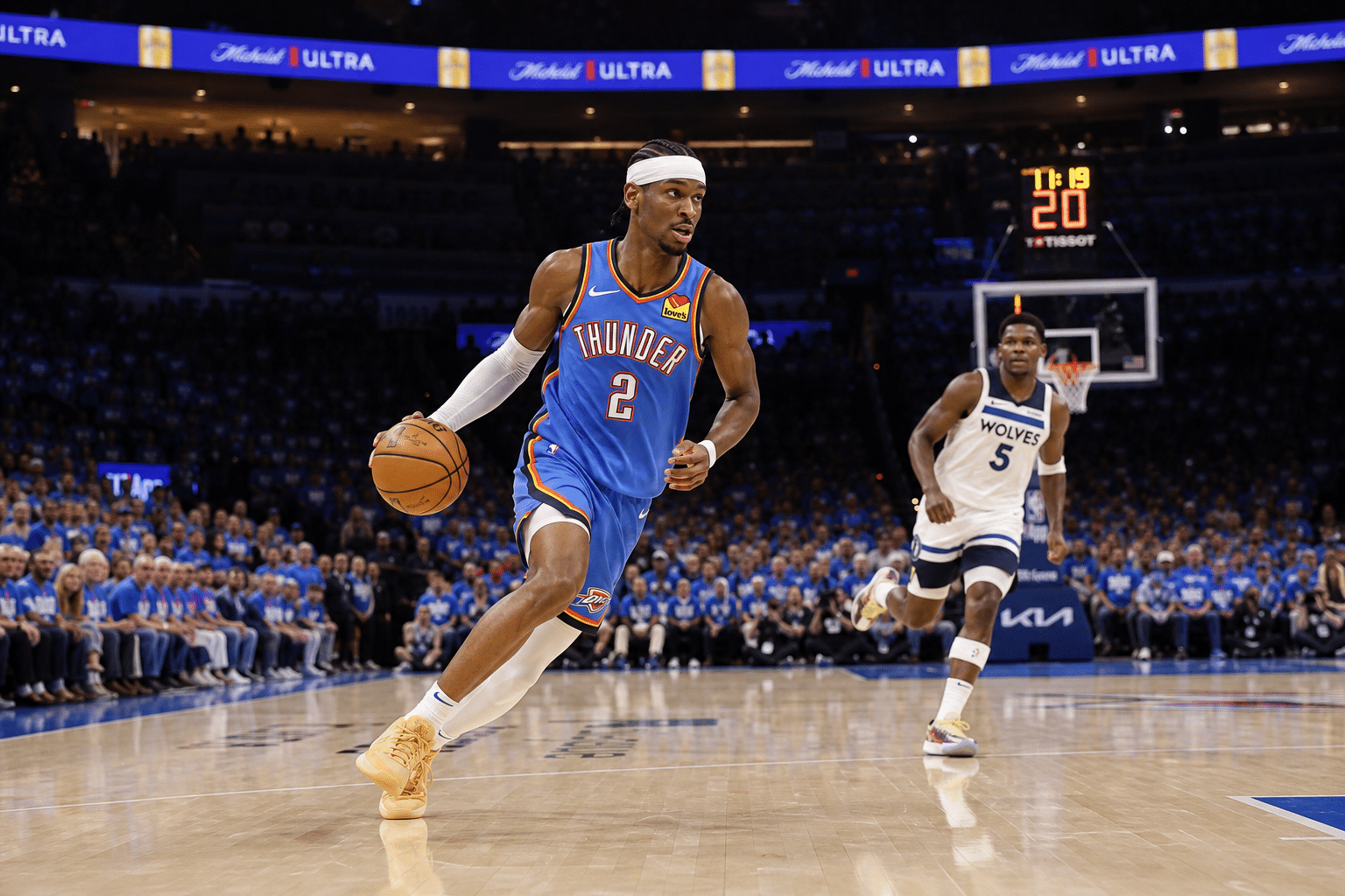 Shai Gilgeous-Alexander driving to the basket for the Oklahoma City Thunder
