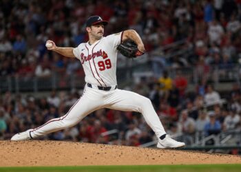 Spencer Strider pitching for the Atlanta Braves