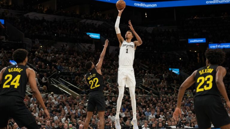 Victor Wembanyama in action for the San Antonio Spurs