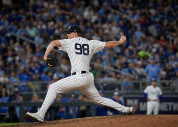 Will Warren pitching for the New York Yankees