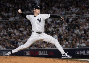 Will Warren pitching for the New York Yankees