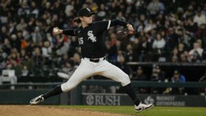Davis Martin pitching for the Chicago White Sox
