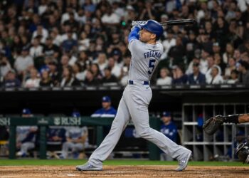 Freddie Freeman batting for the Los Angeles Dodgers at Rate Field in Chicago