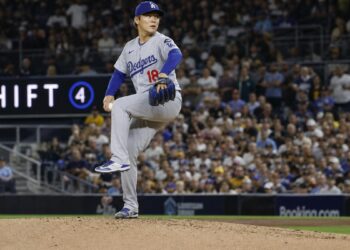 Yoshinobu Yamamoto pitching for the Los Angeles Dodgers