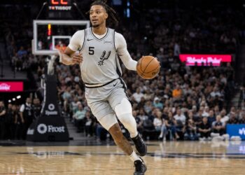 Stephon Castle in action for the San Antonio Spurs
