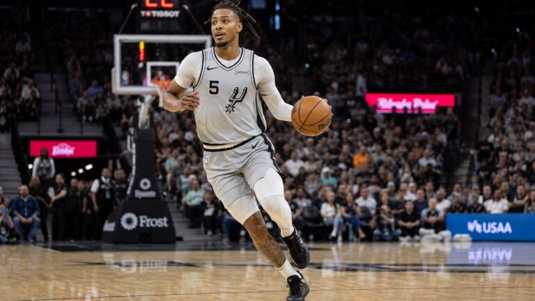 Stephon Castle in action for the San Antonio Spurs