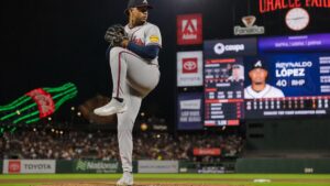 Reynaldo Lopez pitching for the Atlanta Braves at Oracle Park