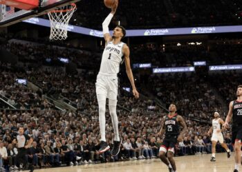 Victor Wembanyama dunking for the San Antonio Spurs in the 2026 NBA Finals