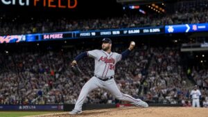 Martin Perez pitching for the Atlanta Braves against the New York Mets