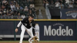 Colson Montgomery fielding for the Chicago White Sox