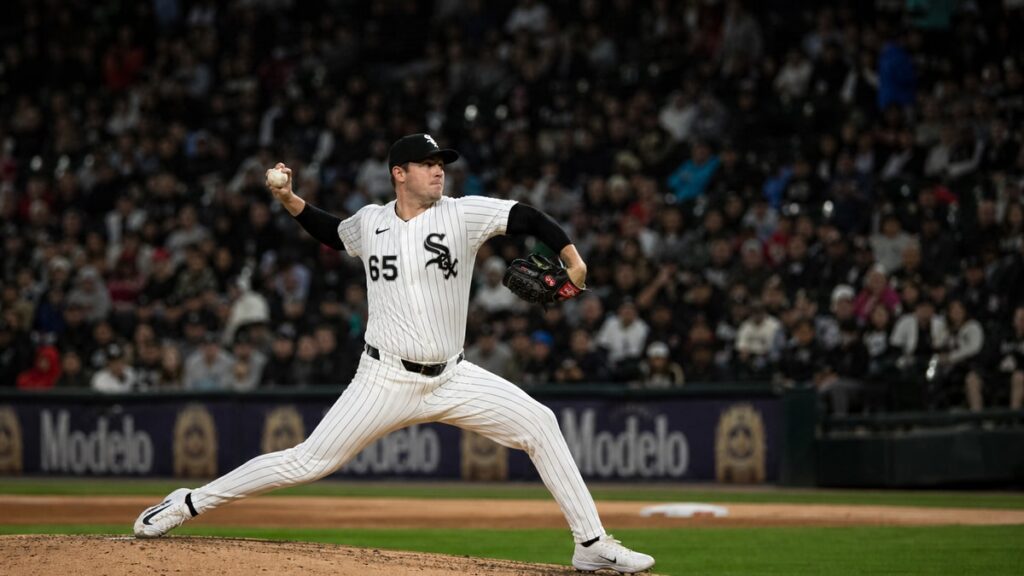 Davis Martin pitching for the Chicago White Sox at Rate Field