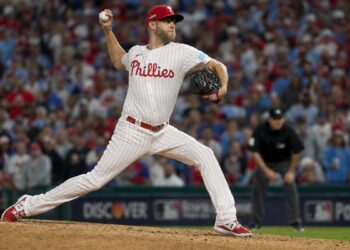 Zack Wheeler pitching for the Philadelphia Phillies
