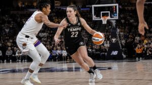 Isabelle Harrison driving to the basket for the Toronto Tempo against the Minnesota Lynx