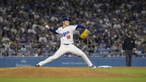Roki Sasaki pitching for the Los Angeles Dodgers against the Seattle Mariners