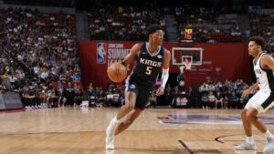 Nique Clifford playing for the Sacramento Kings in NBA Summer League action