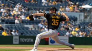 Braxton Ashcraft pitching for the Pittsburgh Pirates