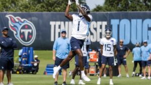 Carnell Tate making a catch during Tennessee Titans training camp