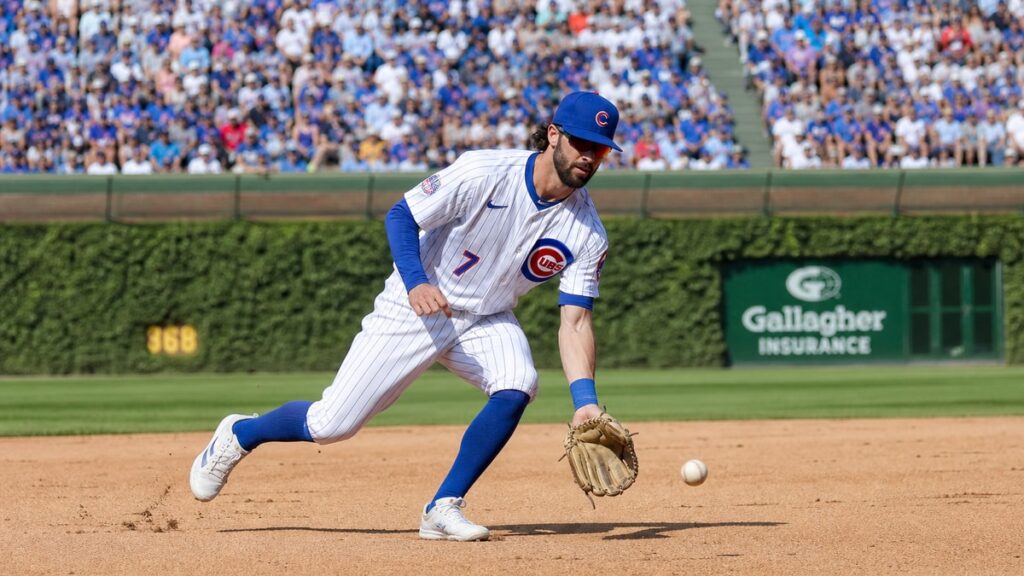 Dansby Swanson fielding at shortstop for the Chicago Cubs