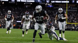 Mike Washington Jr. in action for the Las Vegas Raiders
