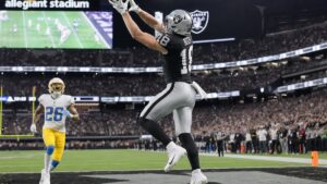 Hezekiah Masses making a play during Las Vegas Raiders training camp