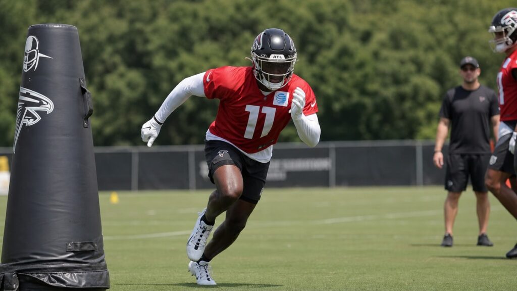 Jalon Walker pass rushing for the Atlanta Falcons