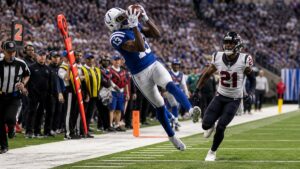 Keenan Allen making a catch in a Colts jersey after signing with Indianapolis