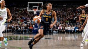 Kelsey Mitchell driving to the basket for the Indiana Fever against the Dallas Wings