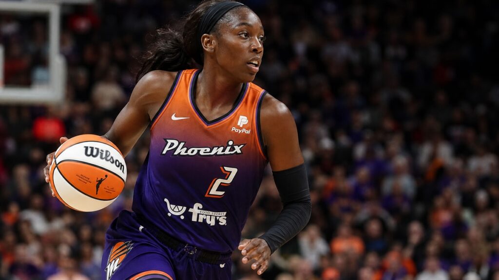 Kahleah Copper drives to the basket for the Phoenix Mercury against the New York Liberty