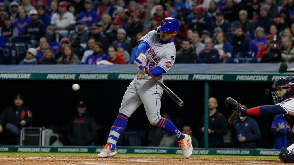 Francisco Lindor batting for the New York Mets against the Cleveland Guardians