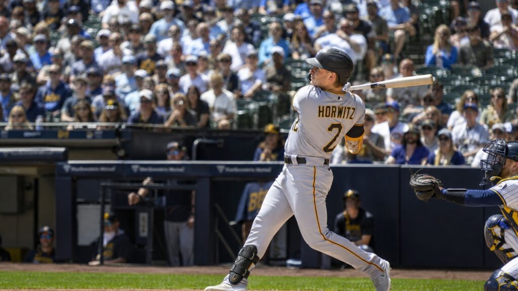 Spencer Horwitz batting for the Pittsburgh Pirates against the Milwaukee Brewers
