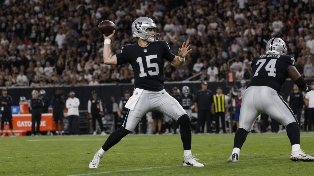 Fernando Mendoza throwing a pass for the Las Vegas Raiders