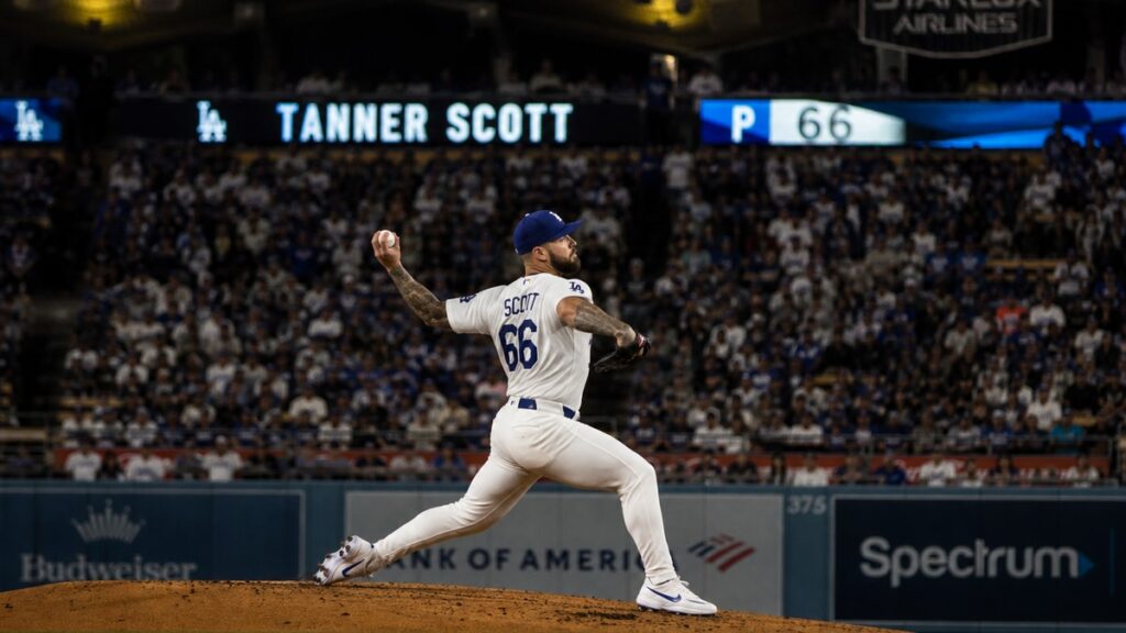 Tanner Scott pitching for the Los Angeles Dodgers