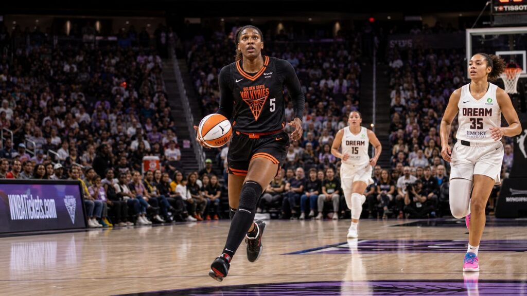 Kayla Thornton driving to the basket for the Golden State Valkyries at Chase Center