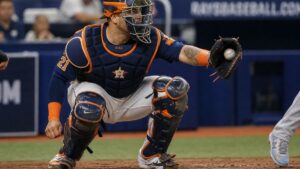 Yainer Diaz catching for the Houston Astros against the Tampa Bay Rays