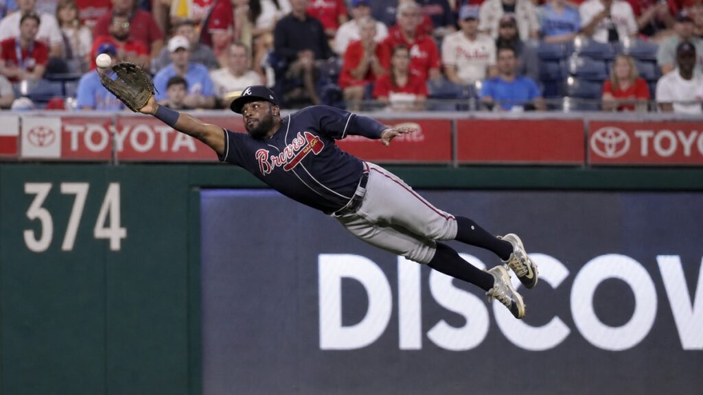 Michael Harris II making a diving catch for the Atlanta Braves