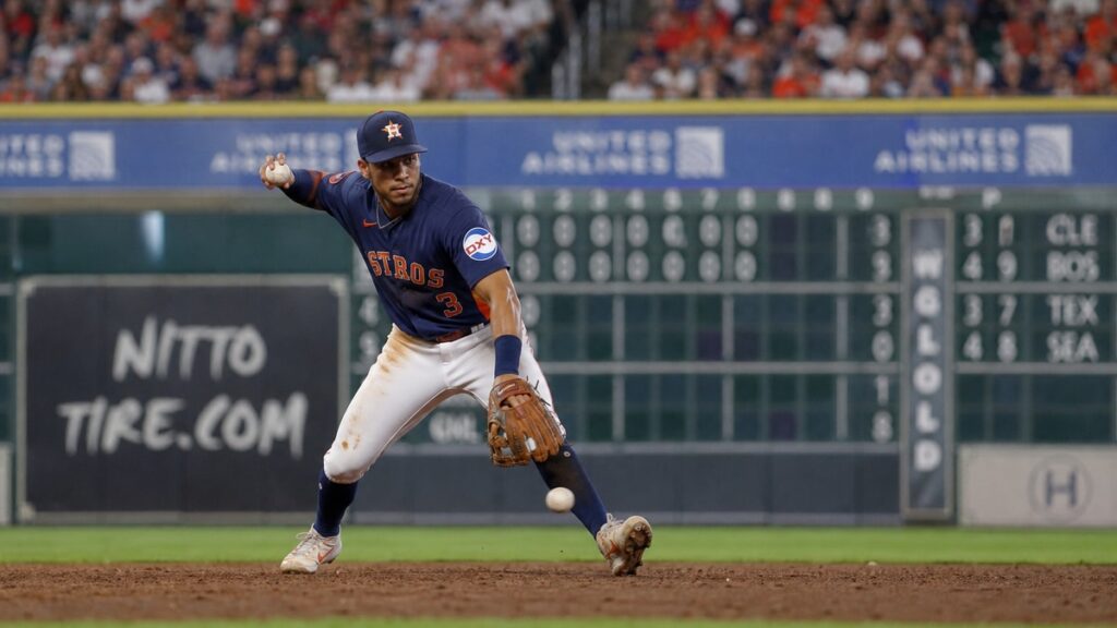 Jeremy Pena fielding at shortstop for the Houston Astros