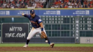 Jeremy Pena fielding at shortstop for the Houston Astros