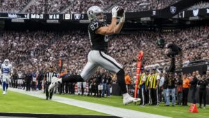 Michael Mayer catching a pass for the Las Vegas Raiders